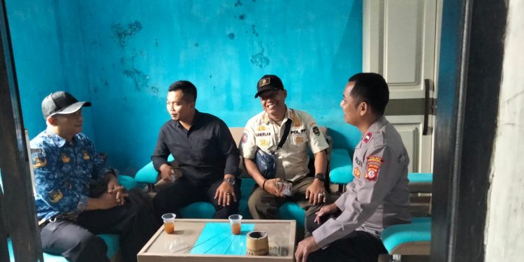 Lindungi Masyarakat Dari Aksi Kriminal, Polsek Plered Lakukan Patroli Dialogis