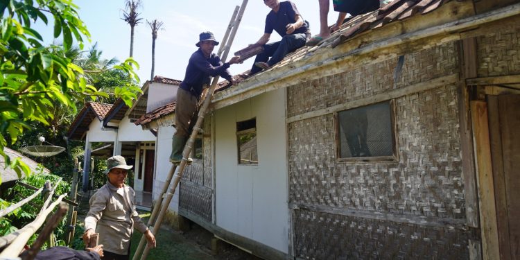 Haru dan Syukur di Jatiluhur, Polri Hadir Bangunkan Rumah Layak untuk Warga Kurang Mampu
