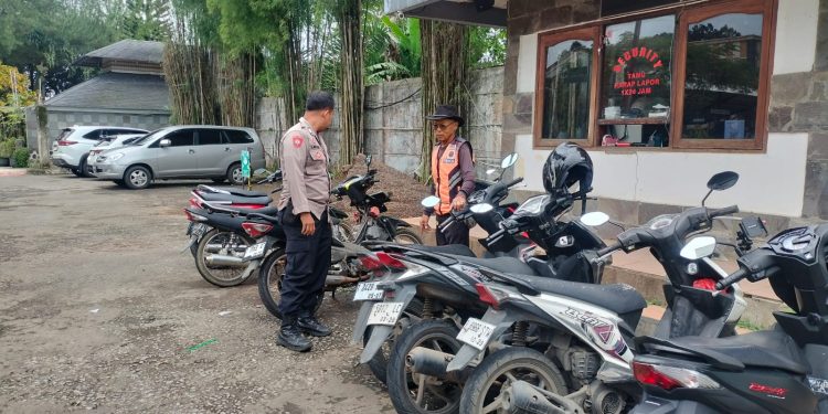 Sambang Warga Desa Binaan, Bhabinkamtibmas Polsek Pasawahan Sampaikan Imbauan Antisipasi Curanmor