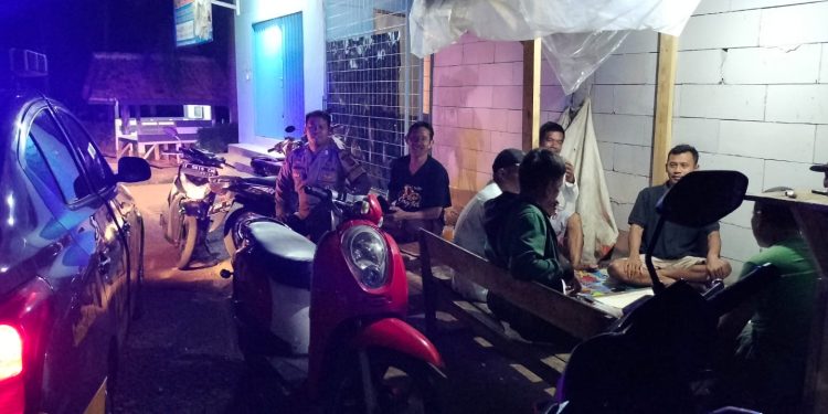 Peran Serta Bhabinkamtibmas Giat Sambang Tokoh Masyarakat di Kecamatan Pondok Salam