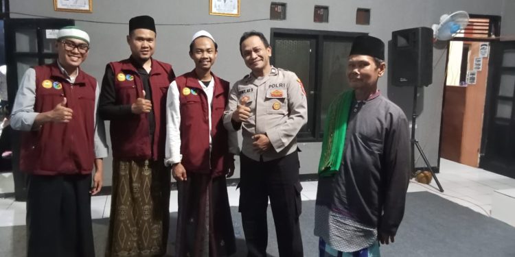 Giat Bhabinkamtibmas Sambang Tokoh Masyarakat Desa Gurudug, Kecamatan Pondok Salam