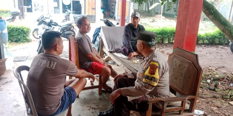 Lewat DDS, Bhabinkamtibmas Polsek Pasawahan Ajak Warga Disiplin Jaga Keamanan dari Rumah Sendiri