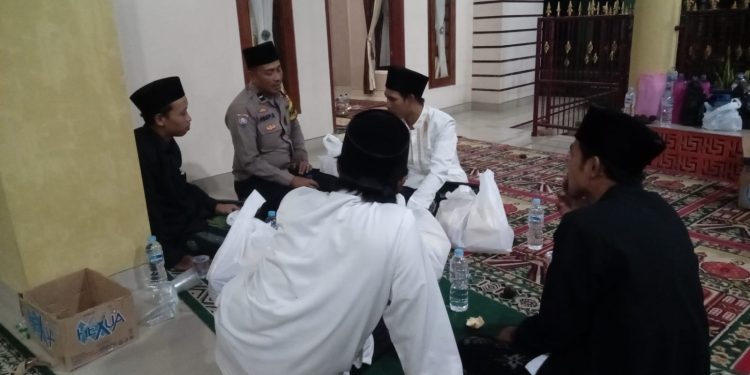 Pererat Sinergitas Ulama Dan Umaro, Polsek Plered Jalin Silaturahmi Dengan Tokoh Agama