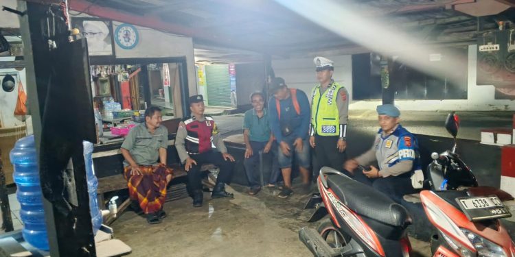 Sasar Titik Rawan, Polsek Cibatu Tingkatkan Patroli Jelang Sahur