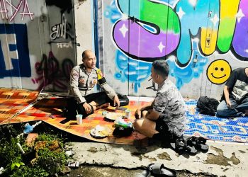 Ngopi Bareng Masyarakat, Personel Polsek Plered Hadirkan Polri Yang Humanis