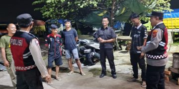 Cegah Kenakalan Remaja, Polsek Cibatu “Sapa” Malam Lewat Patroli KRYD Humanis