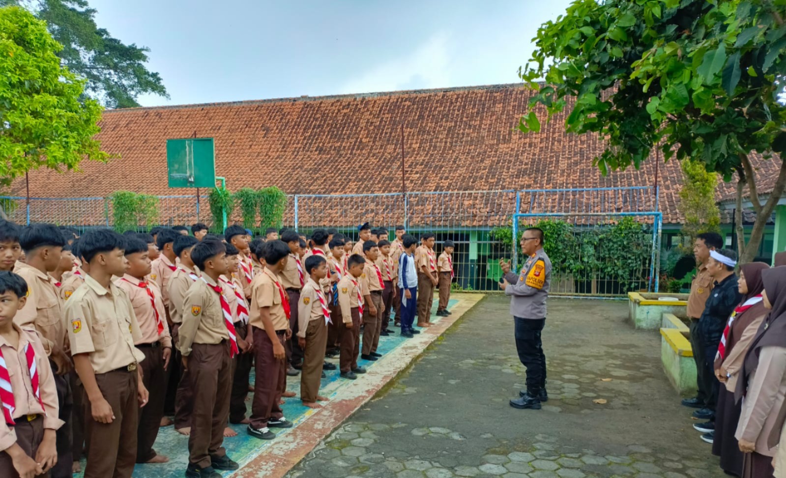 Polsek Darangdan Berikan Penyuluhan Hukum dan Etika Digital untuk Cegah Kenakalan Remaja