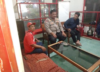 Bhabinkamtibmas Lebak Anyar Patroli Malam ke SPBU, Pastikan Keamanan dan Berikan Imbauan Kamtibmas