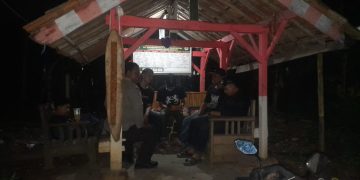 Bhabinkamtibmas Polsek Pasawahan Sambangi Pos Ronda, Ajak Warga Aktif Jaga Keamanan Lingkungan