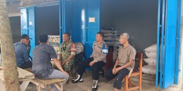 Patroli Sinergitas TNI-Polri Sambangi Komunitas Petani, Ajak Warga Jaga Kamtibmas di Pasawahan