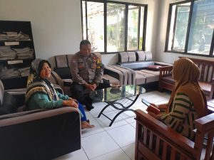 Rutin Lakukan Sambang Warga, Polsek Plered Sampaikan Imbauan Kamtibmas
