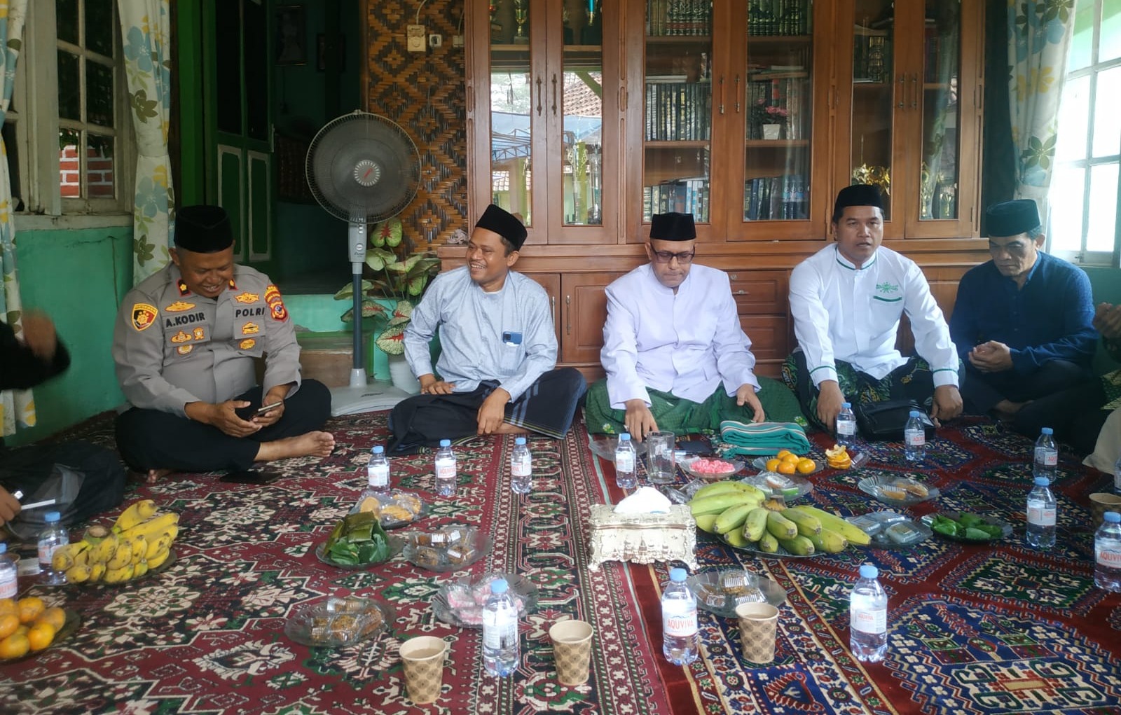 Kapolsek Jatiluhur Hadiri Maulid Nabi, Sekaligus Kenalkan Super App Polri kepada Masyarakat
