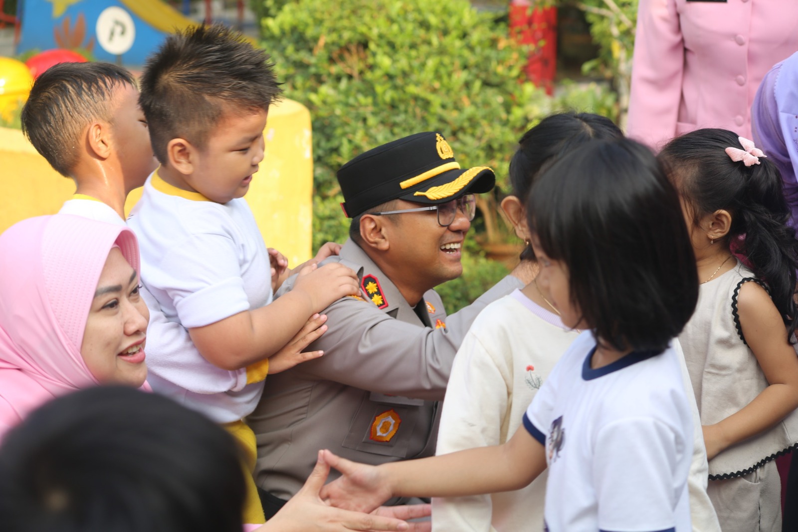 Kapolres Purwakarta dan Ketua Bhayangkari Cabang Purwakarta Kunjungi TK Kemala Bhayangkari, Wujudkan Kepedulian terhadap Pendidikan Anak Usia Dini