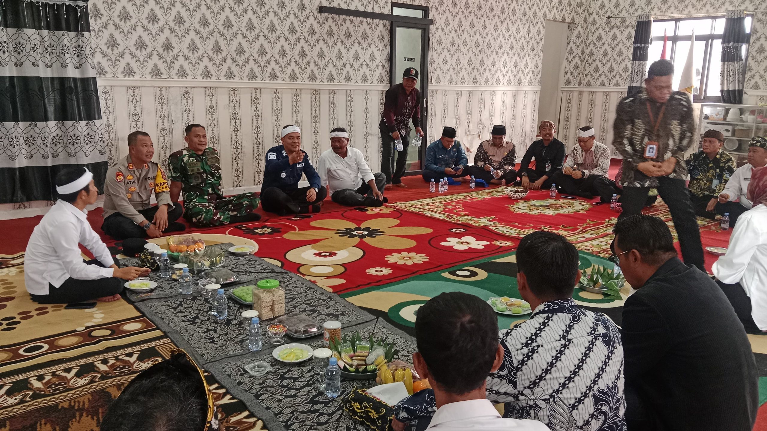 Gempungan Hadirkan Banyak Layanan dalam Satu Tempat, Polsek Campaka Pastikan Masyarakat Terlayani dengan Aman
