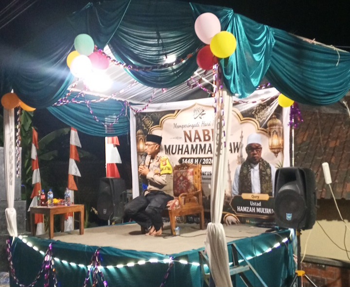 Hadiri Peringatan Maulid Nabi Muhammad, Polsek Plered Sosialisasikan Pelayanan Kepolisian
