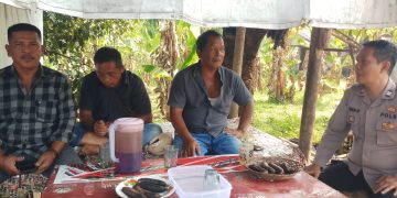 Warung Jadi Ruang Dialog Kamtibmas, Bhabinkamtibmas Polsek Pasawahan Bangun Komunikasi Bersama Warga