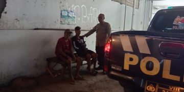 Patroli Malam Polsek Pasawahan Sentuh Kawasan Pertokoan, Bangun Rasa Aman Lewat Dialog Bersama Warga