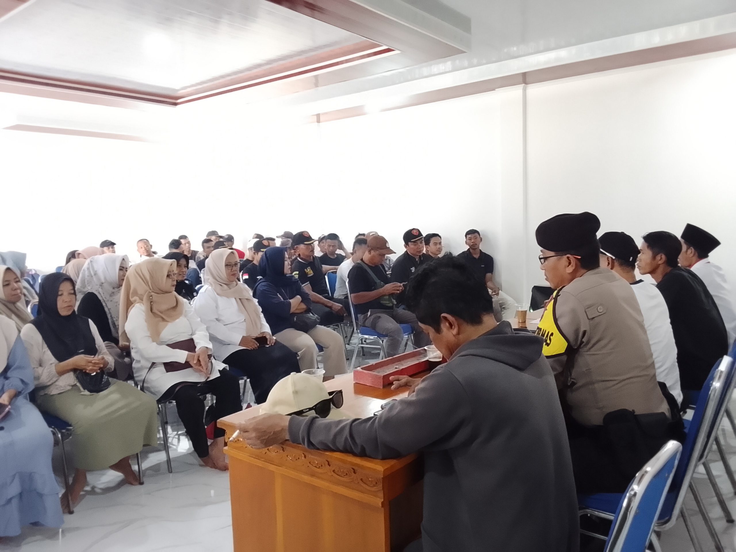 Tiga Pilar Tak Hanya Datang Bersama, Mereka Mendengar Bersama: Sinergi Plered Jaga Kamtibmas dari Tingkat Desa
