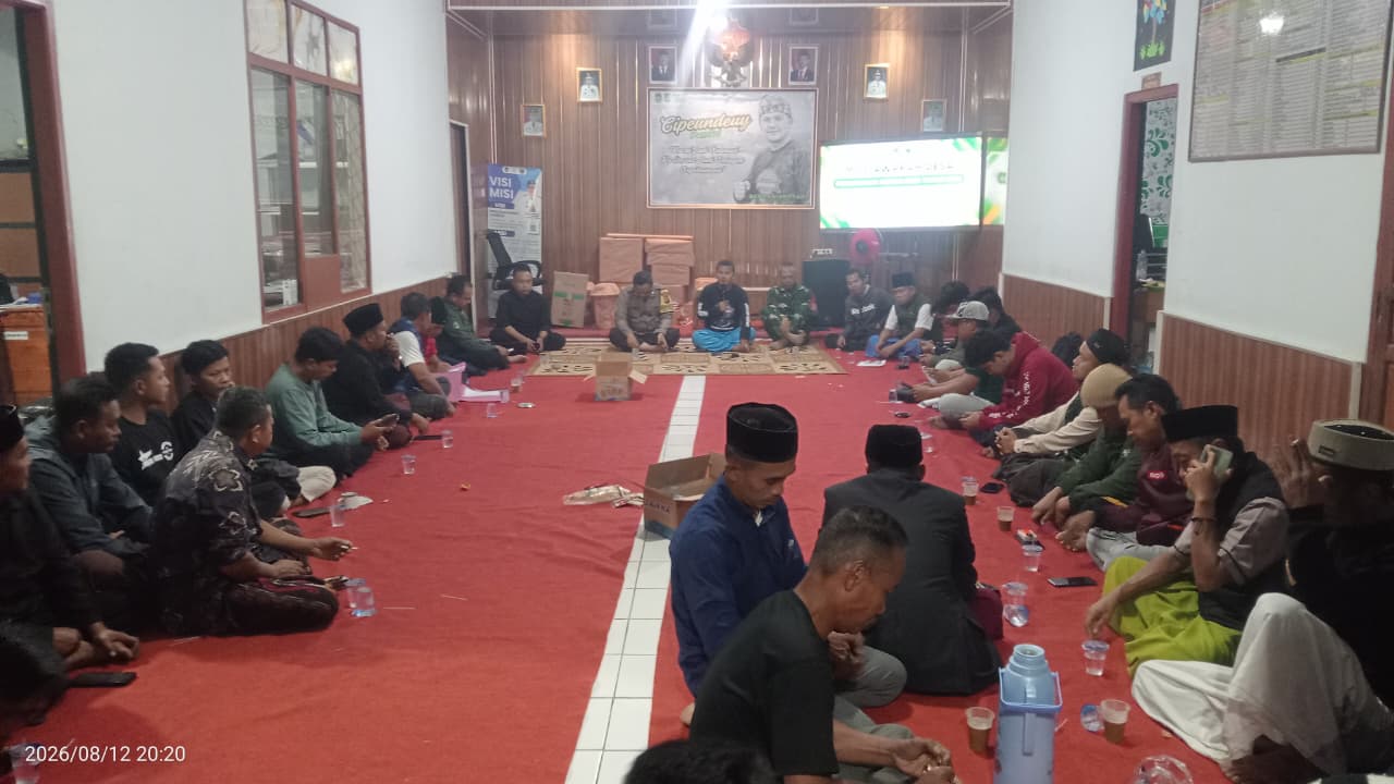 Jelang HUT RI ke-81, Bhabinkamtibmas dan Pemerintah Desa Cipeundeuy Matangkan Persiapan Perayaan Kemerdekaan