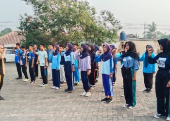 Tanamkan Disiplin Sejak Dini, Polsek Campaka Perkuat Karakter Pelajar Lewat Pendampingan Latihan PBB