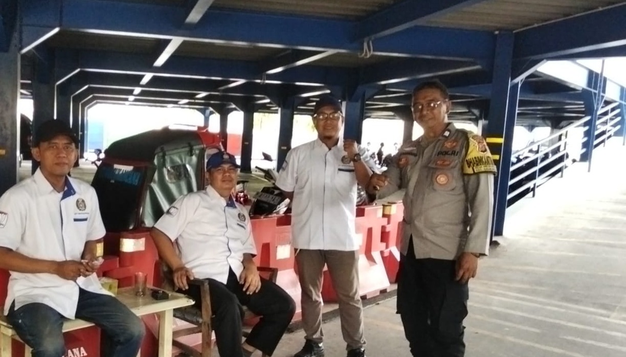 Cegah Gangguan Kamtibmas, Bhabinkamtibmas Cek Area Kampus dan Ingatkan Security Perketat Pengawasan Parkir