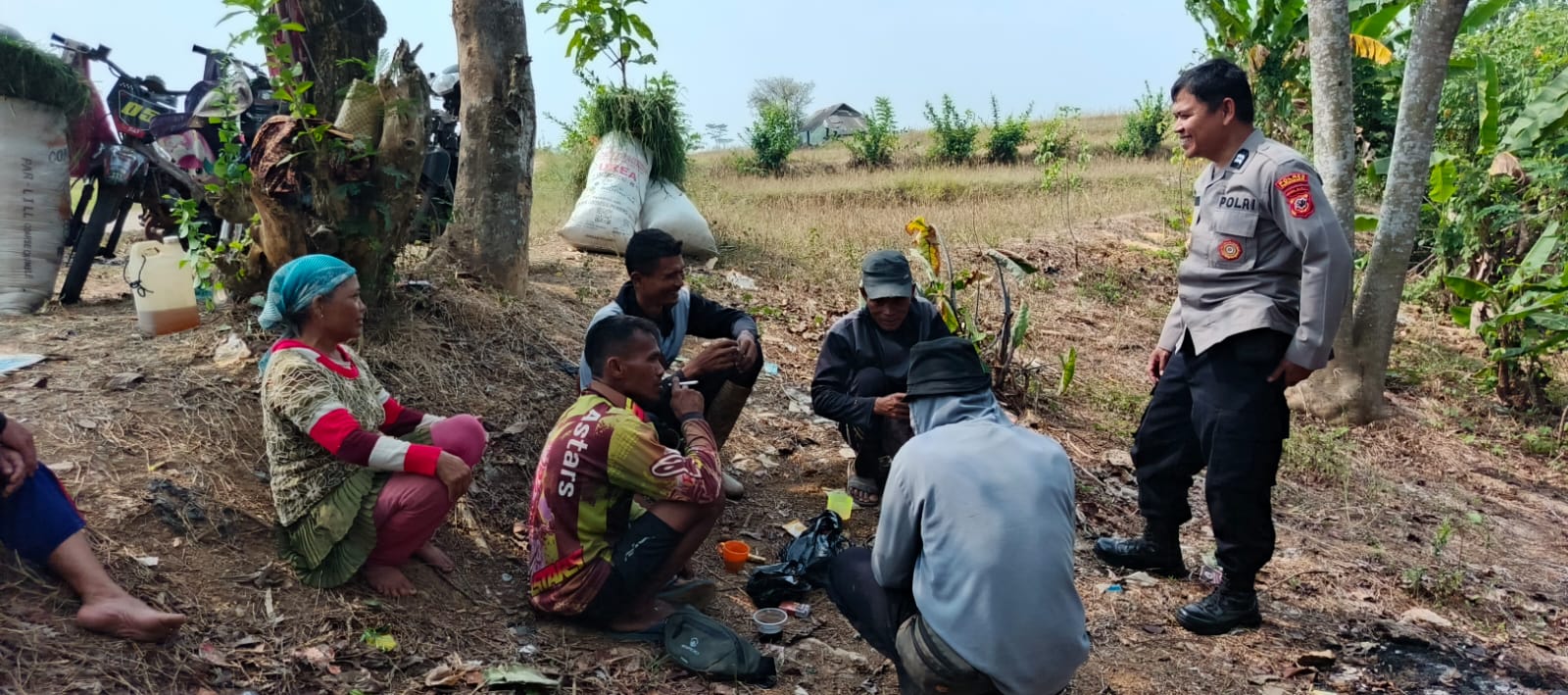 Sambang Petani, Polsek Cibatu Bahas Antisipasi Dampak Musim Kemarau