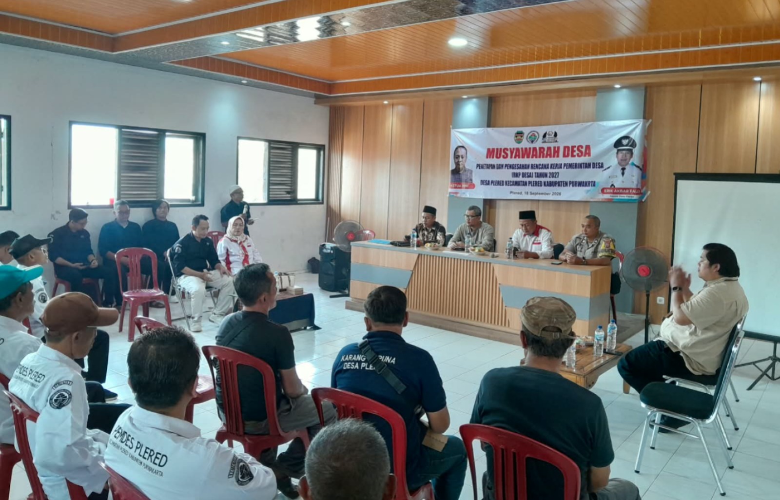 Kawal Pembangunan Desa, Bhabinkamtibmas Hadiri Penetapan dan Pengesahan RKPDes Plered