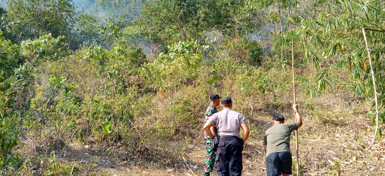 Sinergi TNI-Polri Padamkan Titik Api di Lahan PT Sangkai Plered