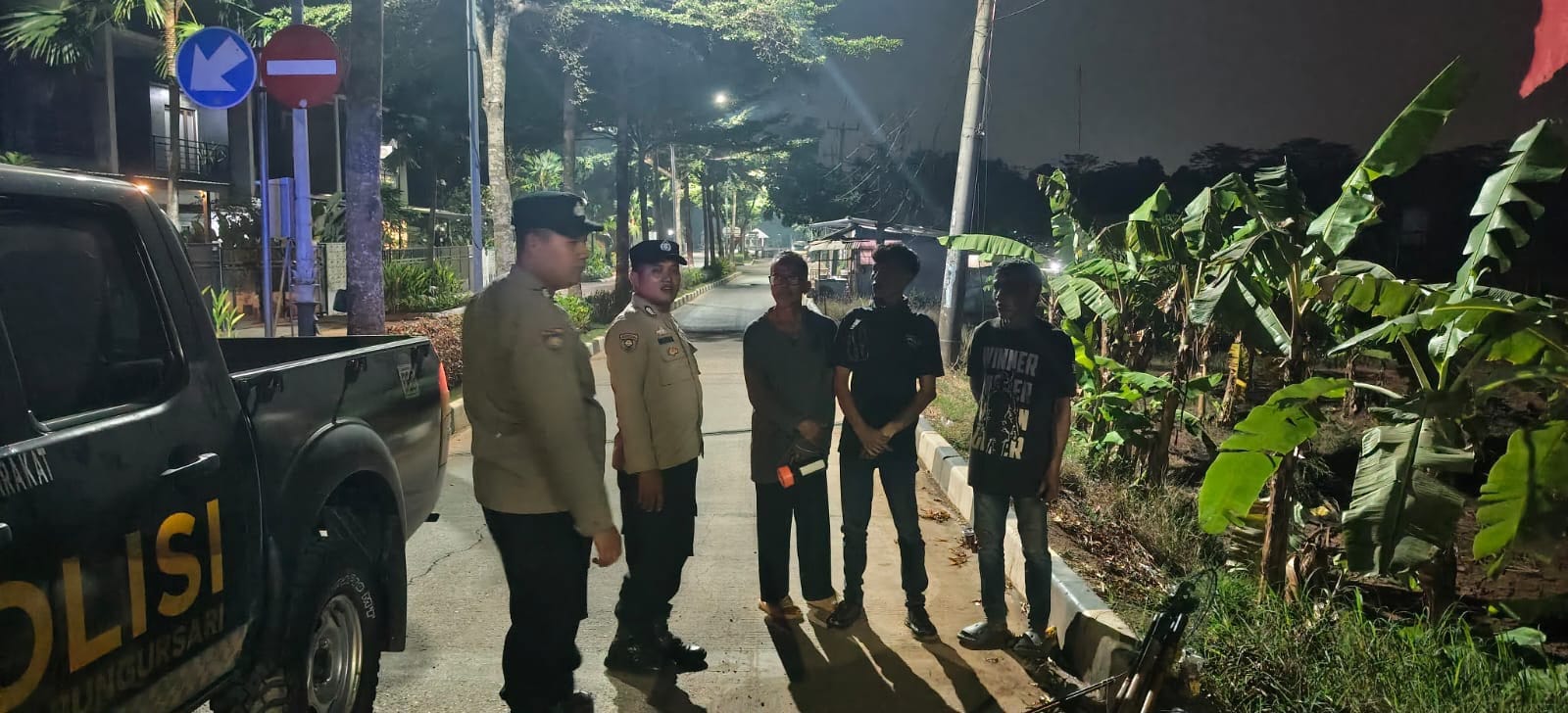 Patroli Dialogis Polsek Bungursari Hadir di Permukiman Warga, Jaga Keamanan Malam Hari