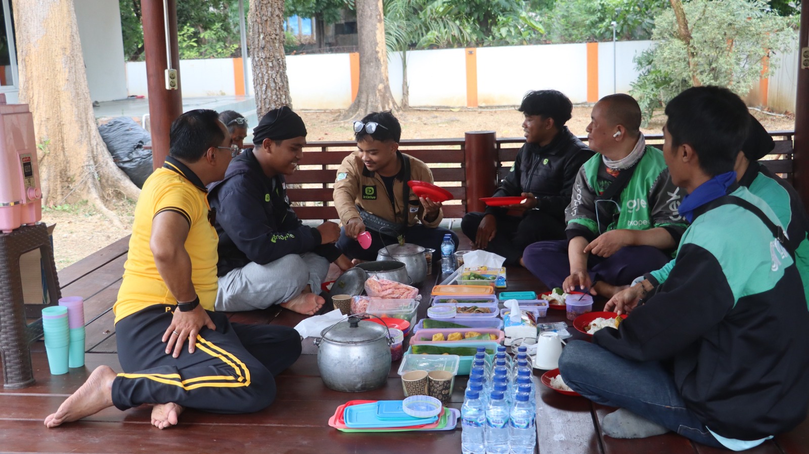 Ngariung Jawara Bareng Ojol, Kapolres Purwakarta Bangun Komunikasi dari Meja Sarapan