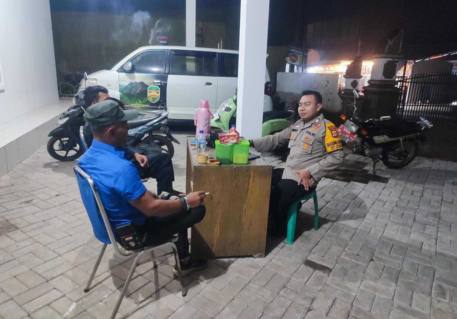 Bhabinkamtibmas Wanakerta Perkuat Kewaspadaan Warga di Jam Rawan