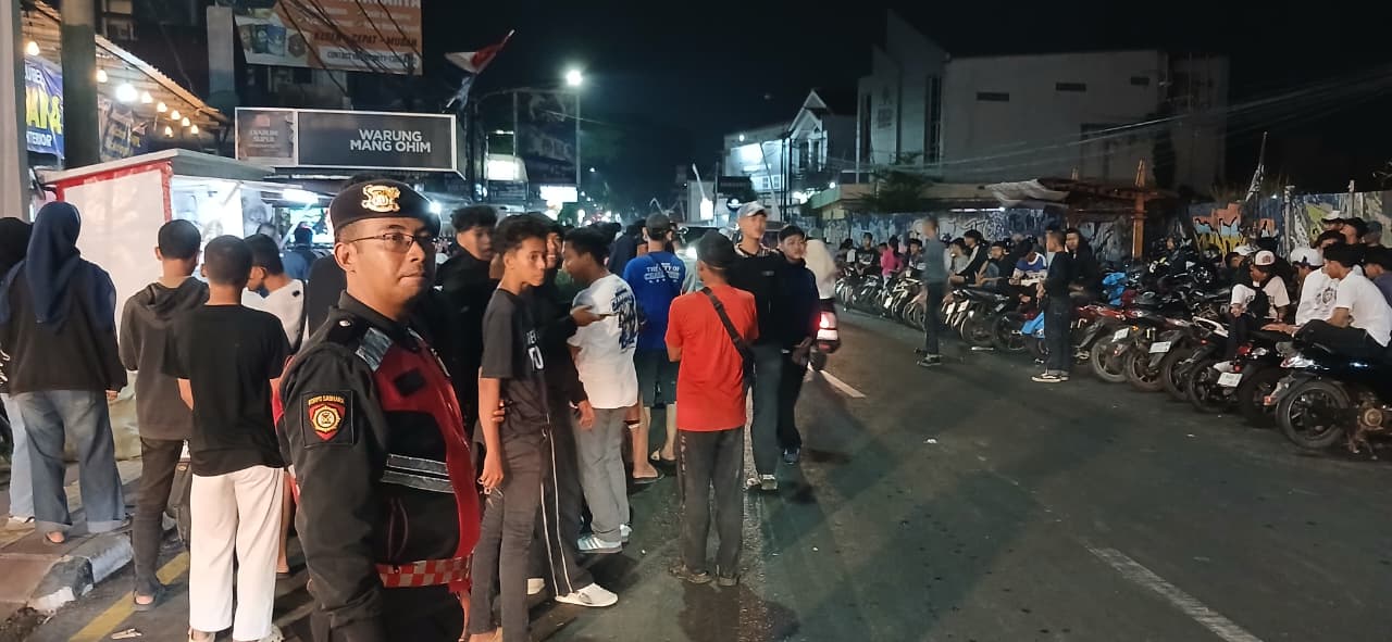 Nobar Persib Ramai, Sat Samapta Polres Purwakarta Pastikan Suasana Tetap Aman dan Kondusif