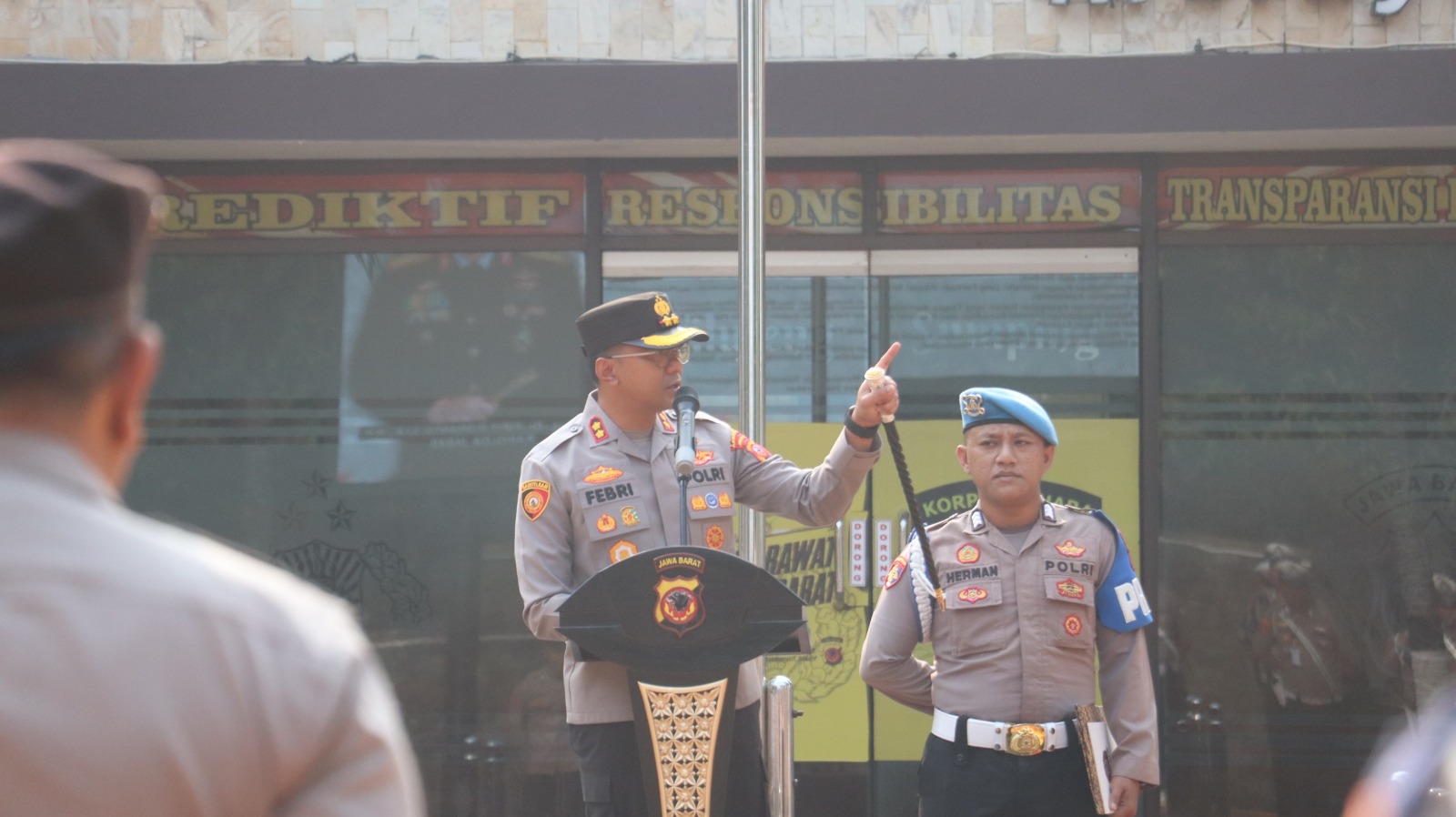 Pimpin Apel Pagi, Kapolres Purwakarta Tekankan Pelayanan dan Patroli Jam Rawan