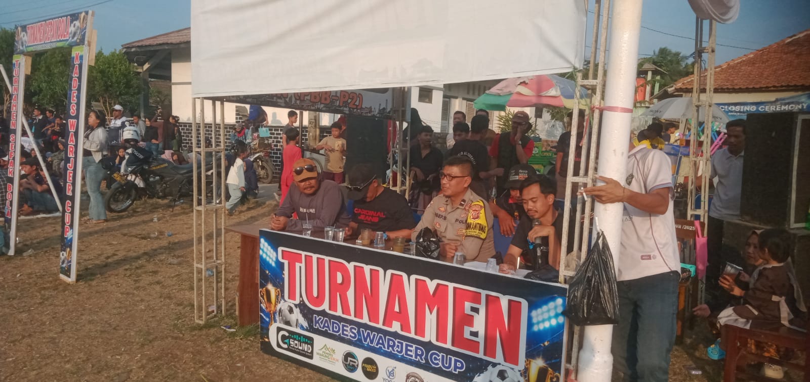 Polsek Plered Lakukan Pengamanan Sepak Bola antar Kades Cup Warungjeruk