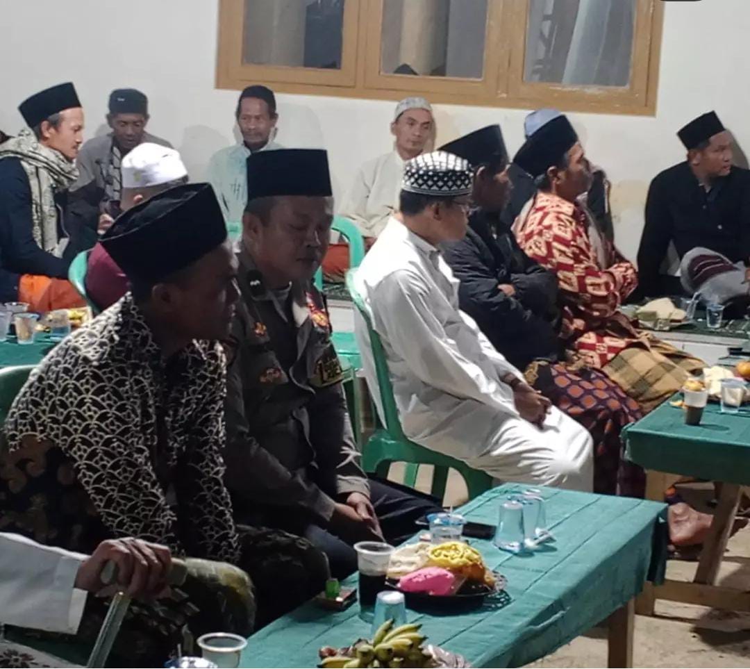 Bhabinkamtibmas Desa Nangewer Hadiri Peringatan Maulid Nabi Muhammad SAW 1448 H