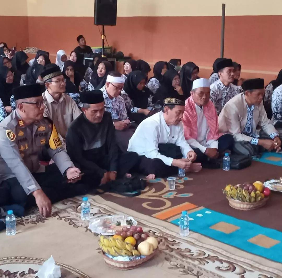 Kapolsek Darangdan Hadiri Peringatan Maulid Nabi Muhammad SAW 1448 H Bersama PGRI