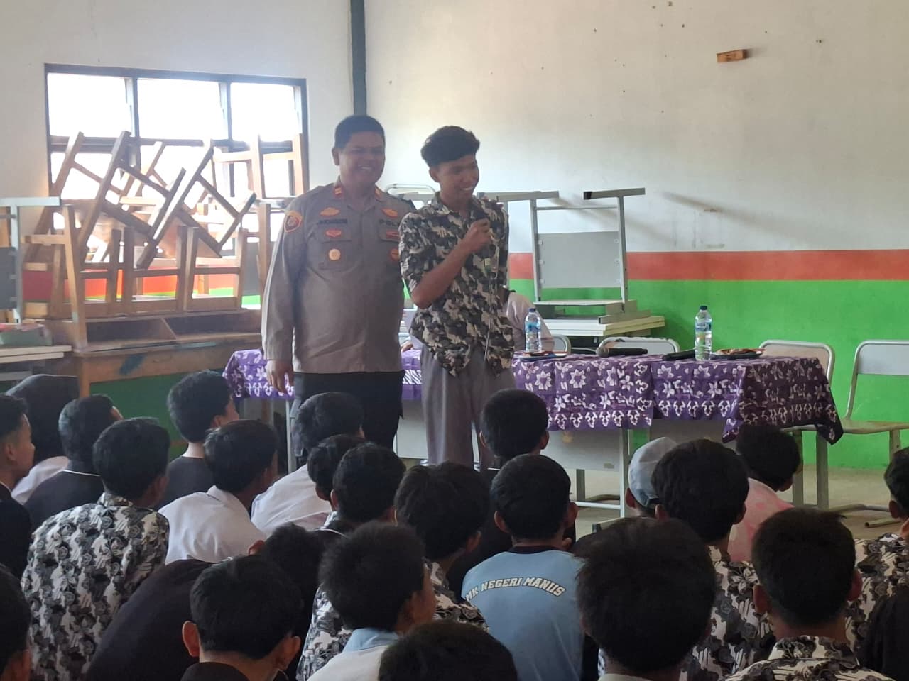 Lindungi Generasi Muda, Kapolsek Maniis Beri Penyuluhan Hukum kepada Siswa SMKN Maniis
