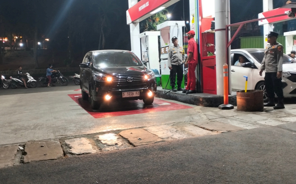 Patroli Malam Polsek Darangdan Perkuat Pengamanan di Titik Aktivitas Warga