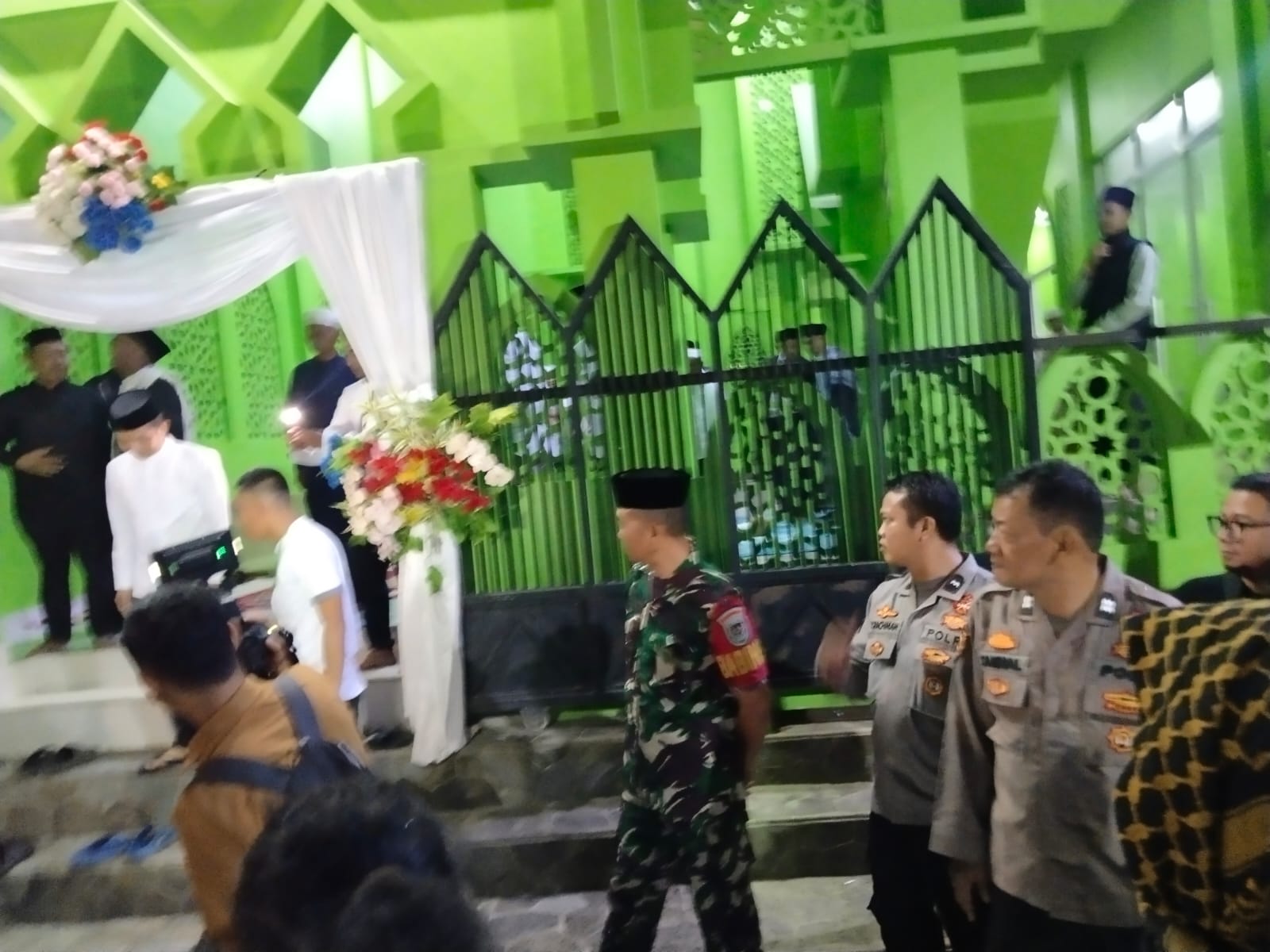 Polsek Darangdan Amankan Pengajian Umum dan Peresmian Masjid Jamie Al Istiqomah di Desa Neglasari