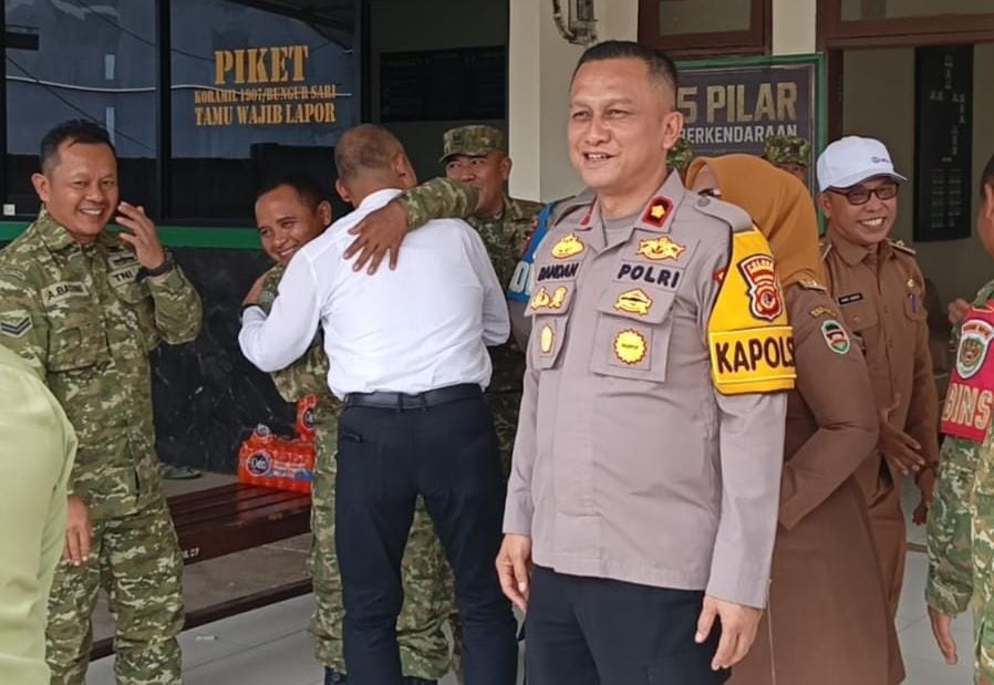 TNI-Polri dan Pemerintah Kecamatan Bungursari Kompak, Beri Kejutan HUT ke-81 untuk Koramil 1907