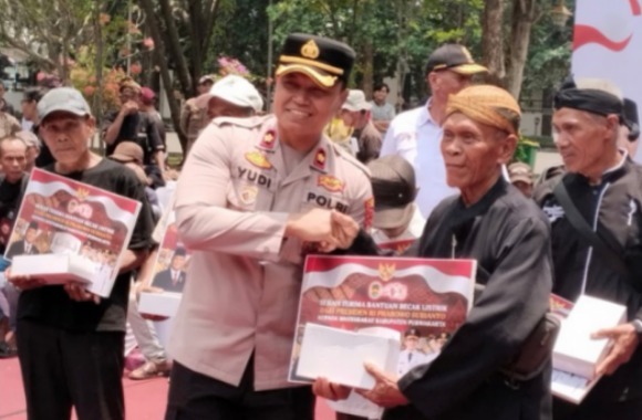 Wakapolres Purwakarta Hadiri Penyerahan Becak Listrik, Perkuat Sinergitas untuk Masyarakat