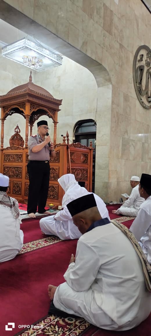 Gelar Jum’at Keliling, Kapolsek Plered Sampaikan Pesan Kamtibmas