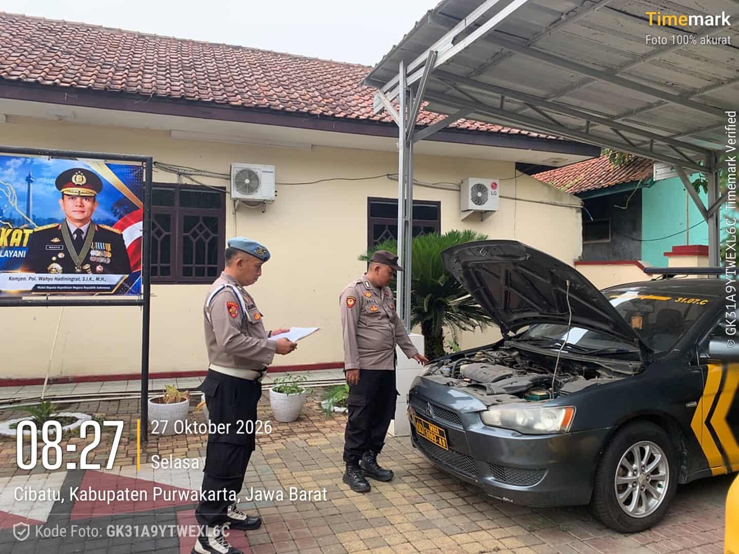 Waka Polsek Cibatu Lakukan Pengecekan Menyeluruh terhadap 19 Kendaraan Dinas dan Administrasi Anggota