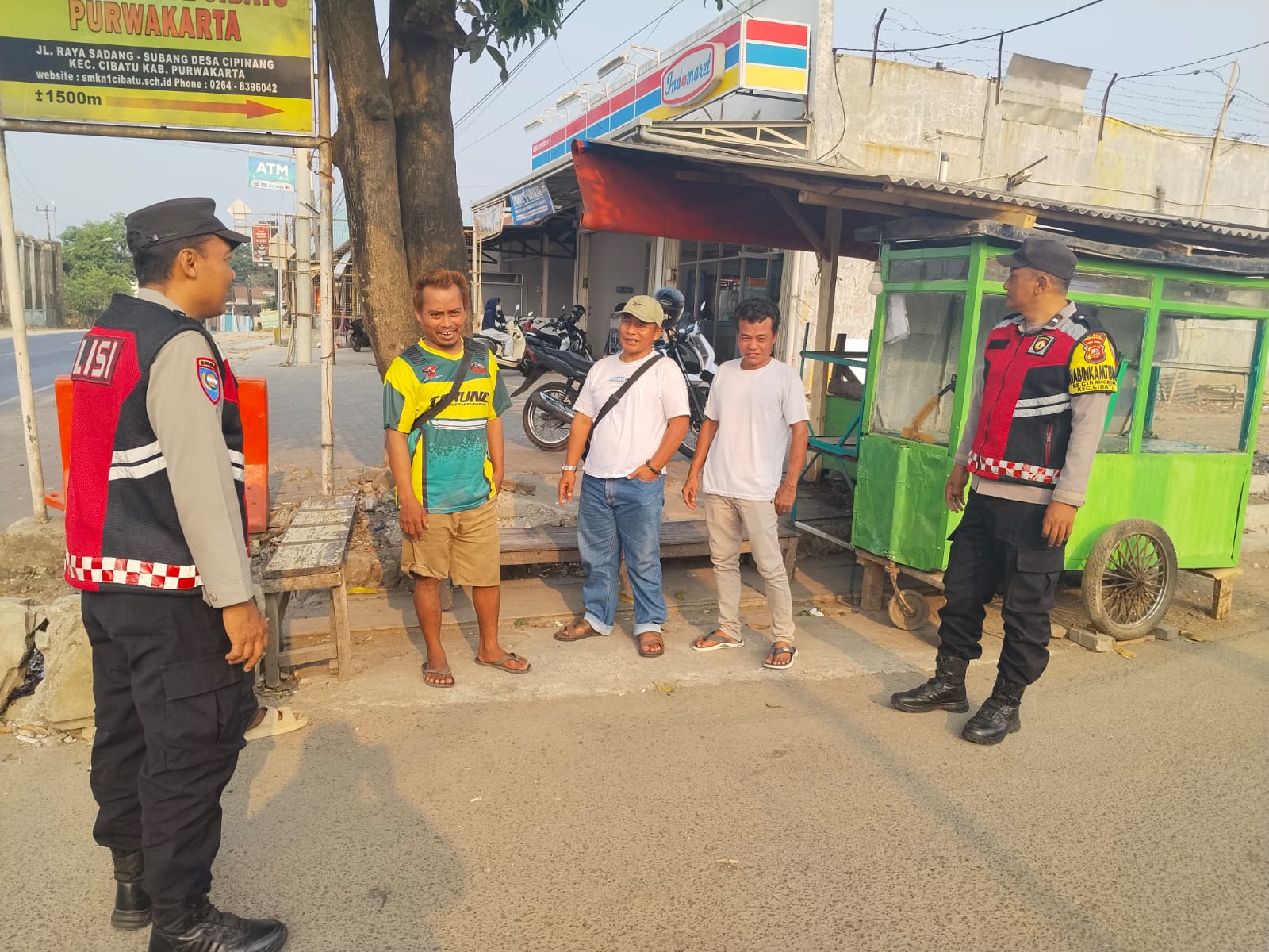 Dari Jalan hingga Titik Keramaian, Polsek Cibatu Pantau Situasi di Wilayah Hukumnya