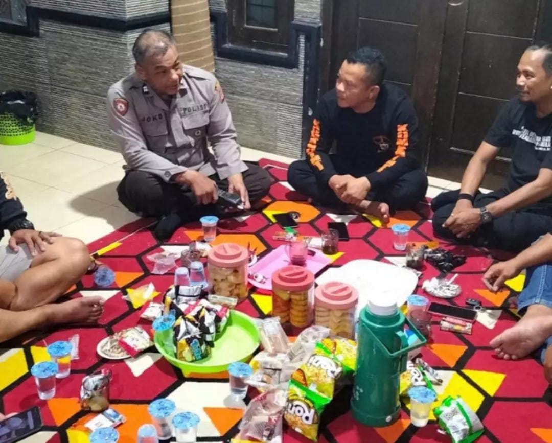 Polsek Darangdan Sambangi Karang Taruna RT 22, Ajak Pemuda Jaga Kamtibmas dan Cegah Karhutla