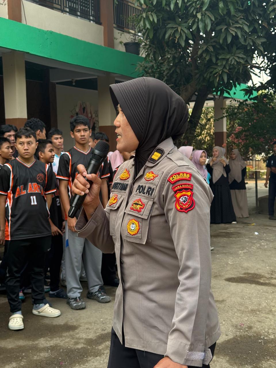 Polsek Purwakarta Kota Sosialisasikan Penerimaan SMA Kemala Taruna Bhayangkara di SMP Al Muhajirin