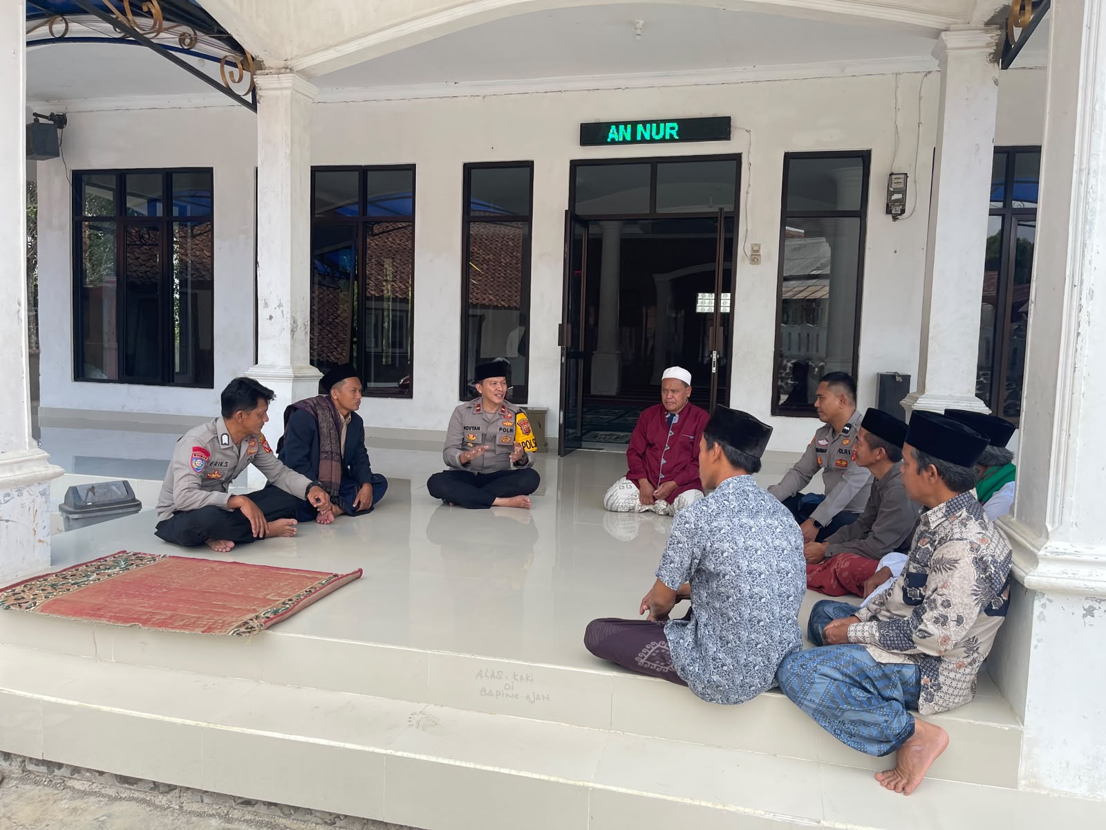 Lewat Jum’ling, Polsek Kiarapedes Dekatkan Diri dengan Warga dan Bangun Kepedulian Bersama