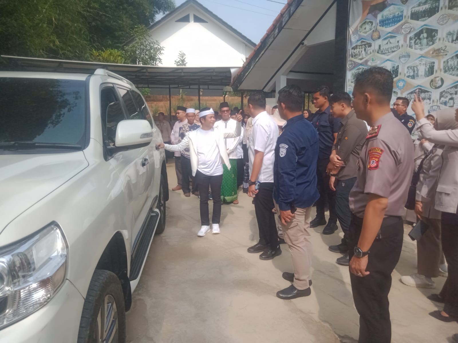 Kapolsek Bojong Hadiri Peresmian Gedung Perpustakaan dan Empat Gedung Sekolah SMPN 2 Bojong