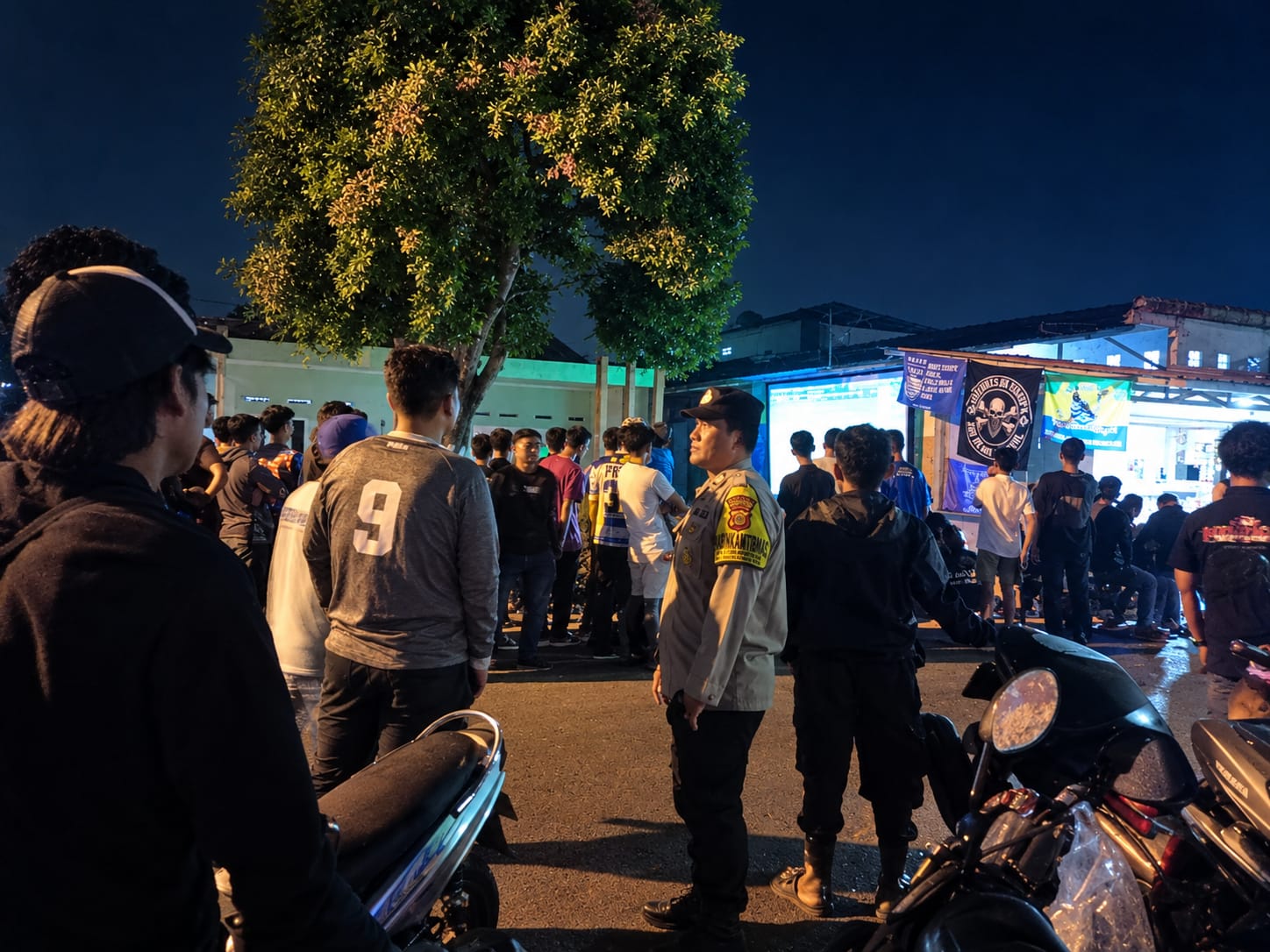 Polsek Bungursari Pastikan Nobar Persib Bandung vs Madura United Berlangsung Aman dan Kondusif