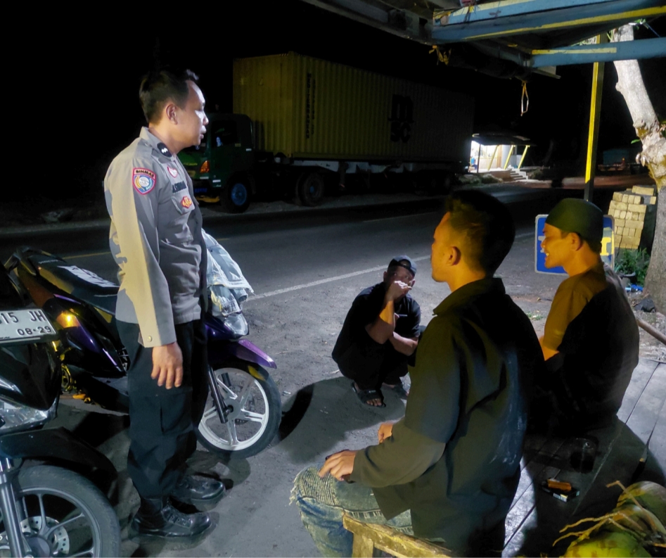 Bhabinkamtibmas Desa Linggamukti Polsek Darangdan Sambangi Warga, Sampaikan Imbauan Kamtibmas